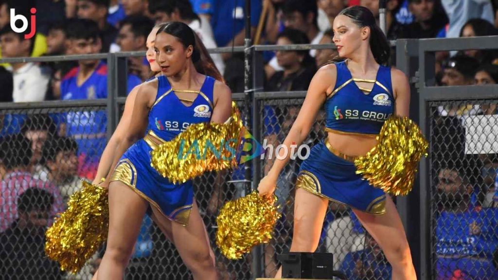 Gavaskar asks girls to stop singing and dancing in IPL