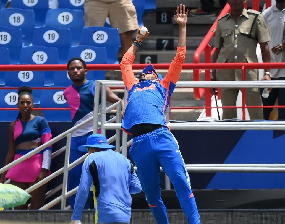 Best Catches in Mens T20 Cricket