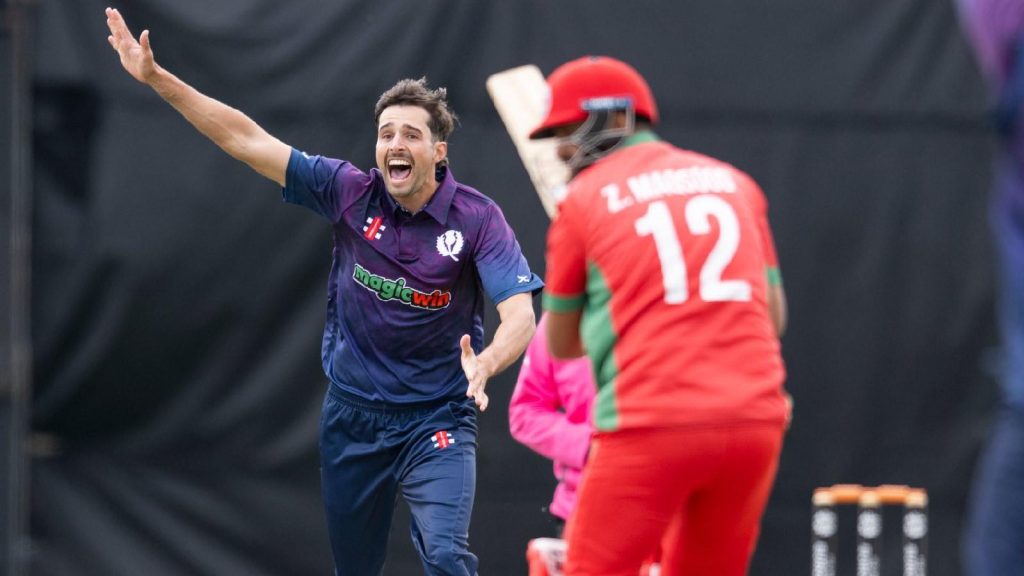 Best Bowling Figures on ODI Debut